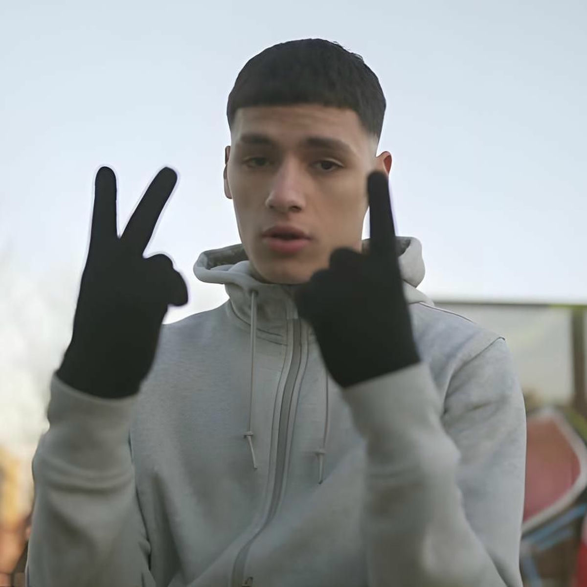 Beny Jr con máscara